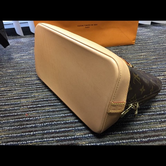 Authentic Louis Vuitton Monogram Alma PM - Picture 3 of 8